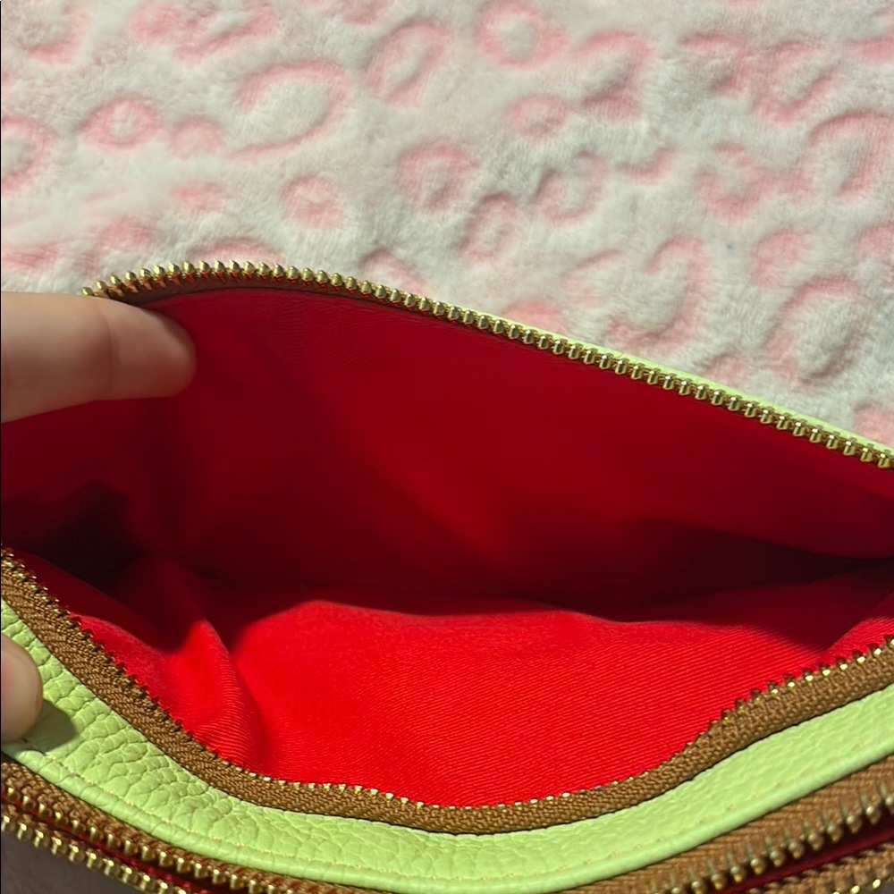 EUC Dooney & Bourke Lime Green Purse - Picture 5 of 6
